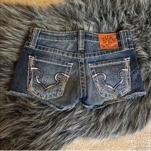 Big Star “Sweet” Shorts Size 24